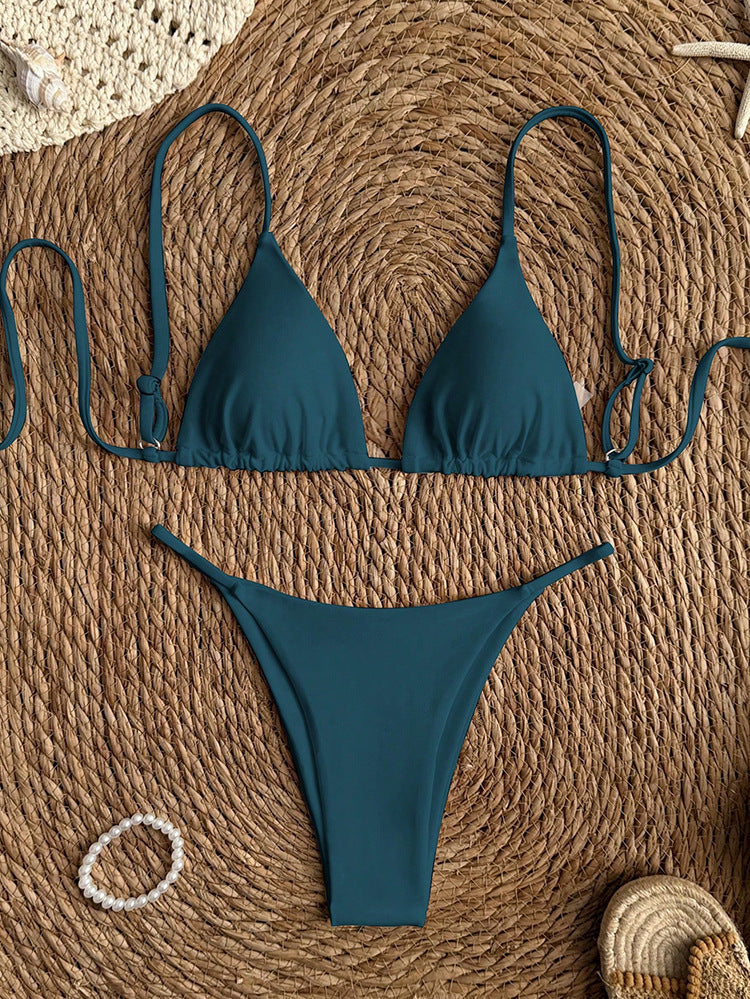 Sexy Strappy Bikini Swimwear Two-Piece Bathing Suit with Elegant Design for Beach
