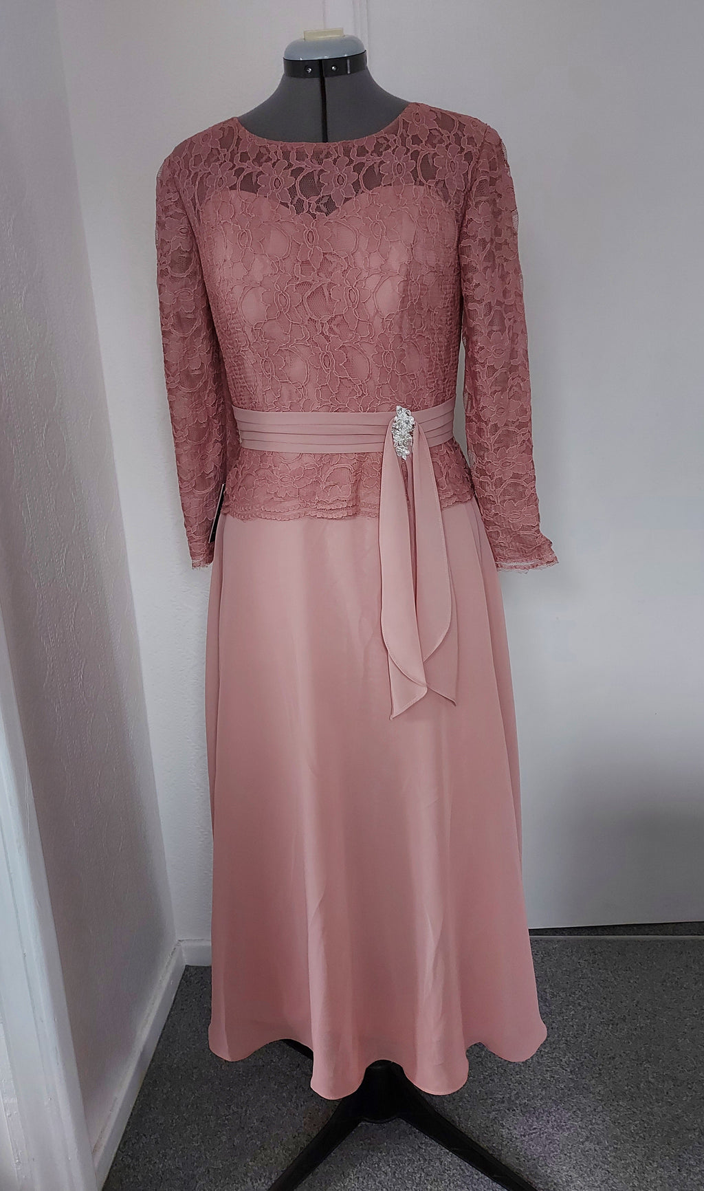 Pale pink lace embellished A-line mother of the bride dress-4