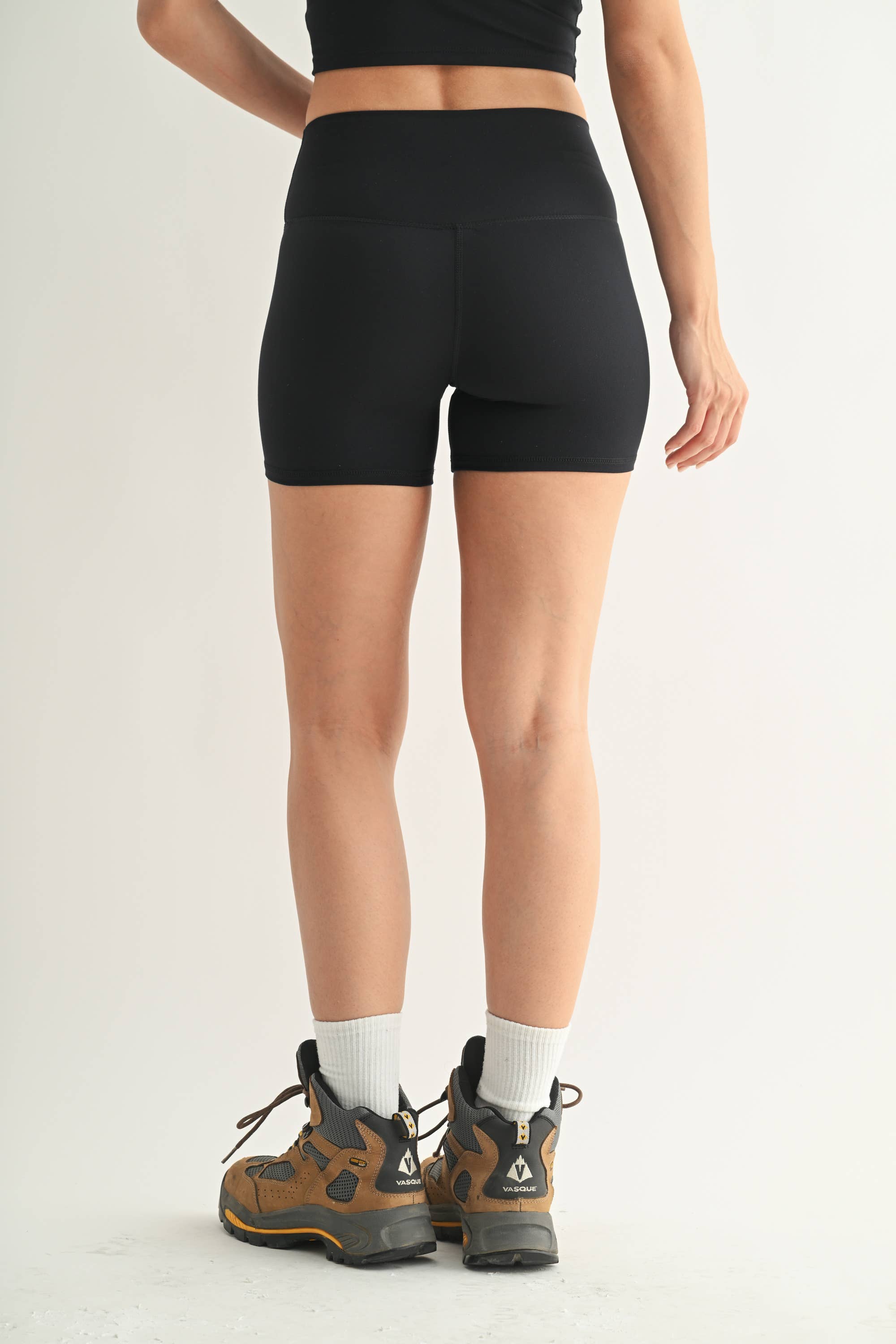 CloudLight Contour Seam Biker Shorts – Black-3