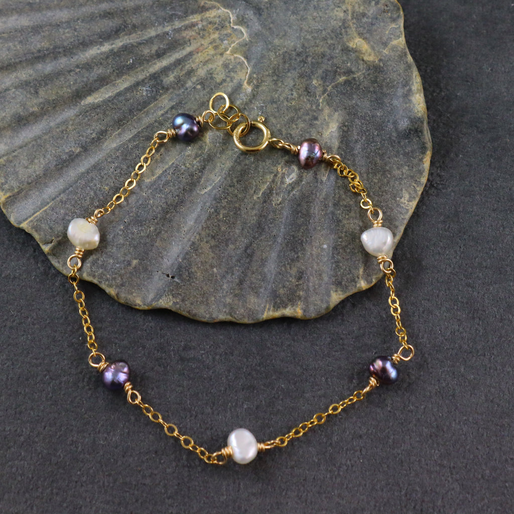Black & White Pearl Bracelet