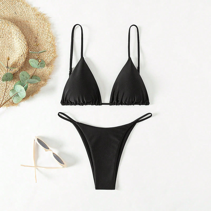 Sexy Strappy Bikini Swimwear Two-Piece Bathing Suit with Elegant Design for Beach