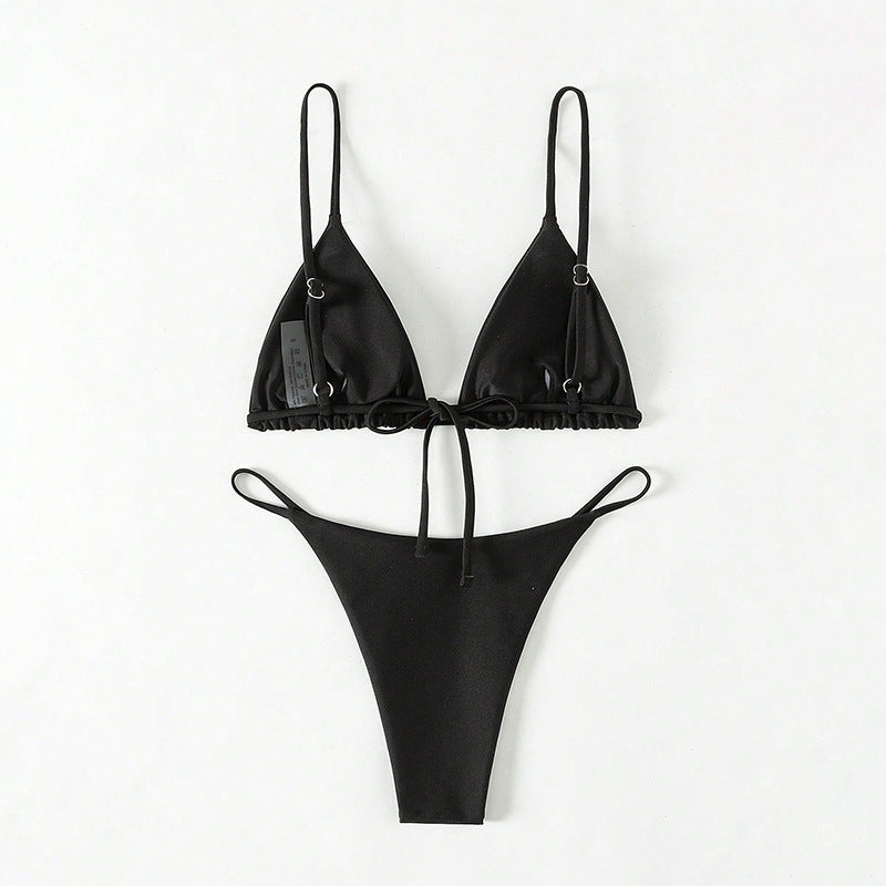 Sexy Strappy Bikini Swimwear Two-Piece Bathing Suit with Elegant Design for Beach