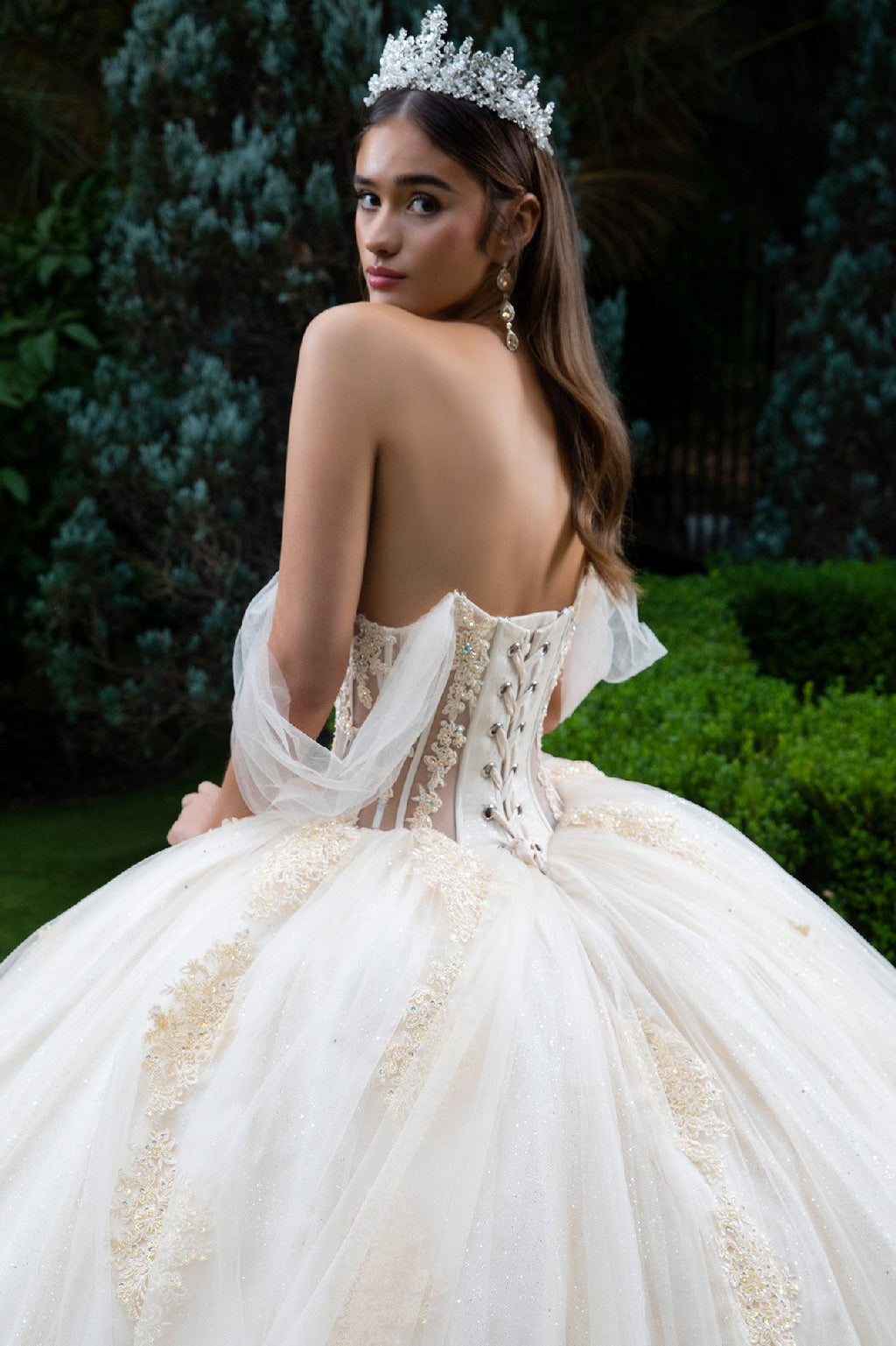 Sheer Bodice Lace Embellished Glittet Mesh Sweetheart Quinceanera Dress-2