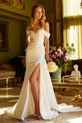 Form-Fitting Wedding Dress  A Sweetheart Neckline, Off-Shoulder-0