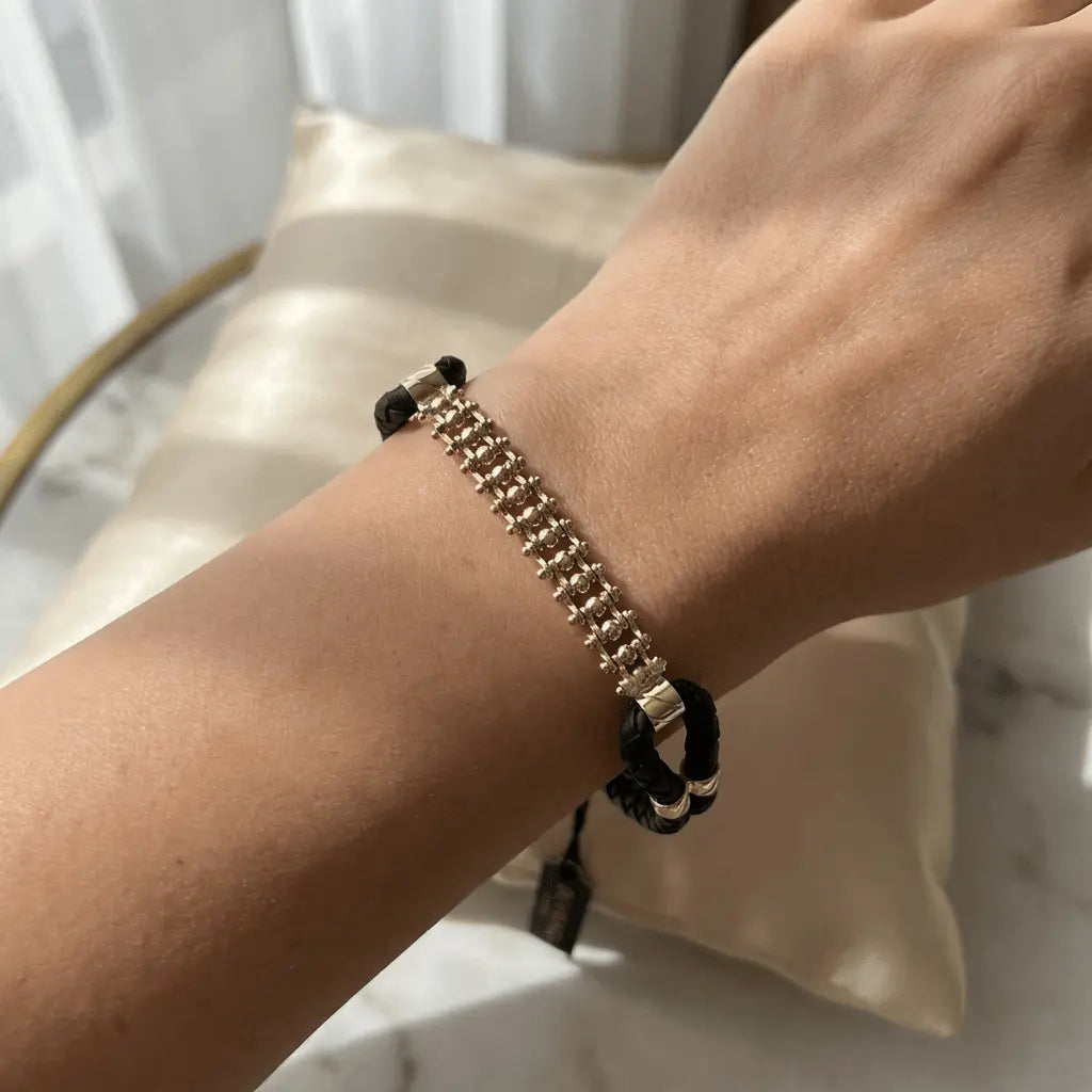 Golden Orbit Textured Link Bracelet