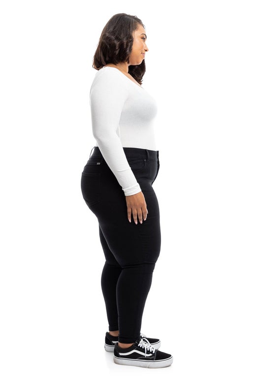 PLUS SIZE 30"  SKINNY JEAN  IN BLACK