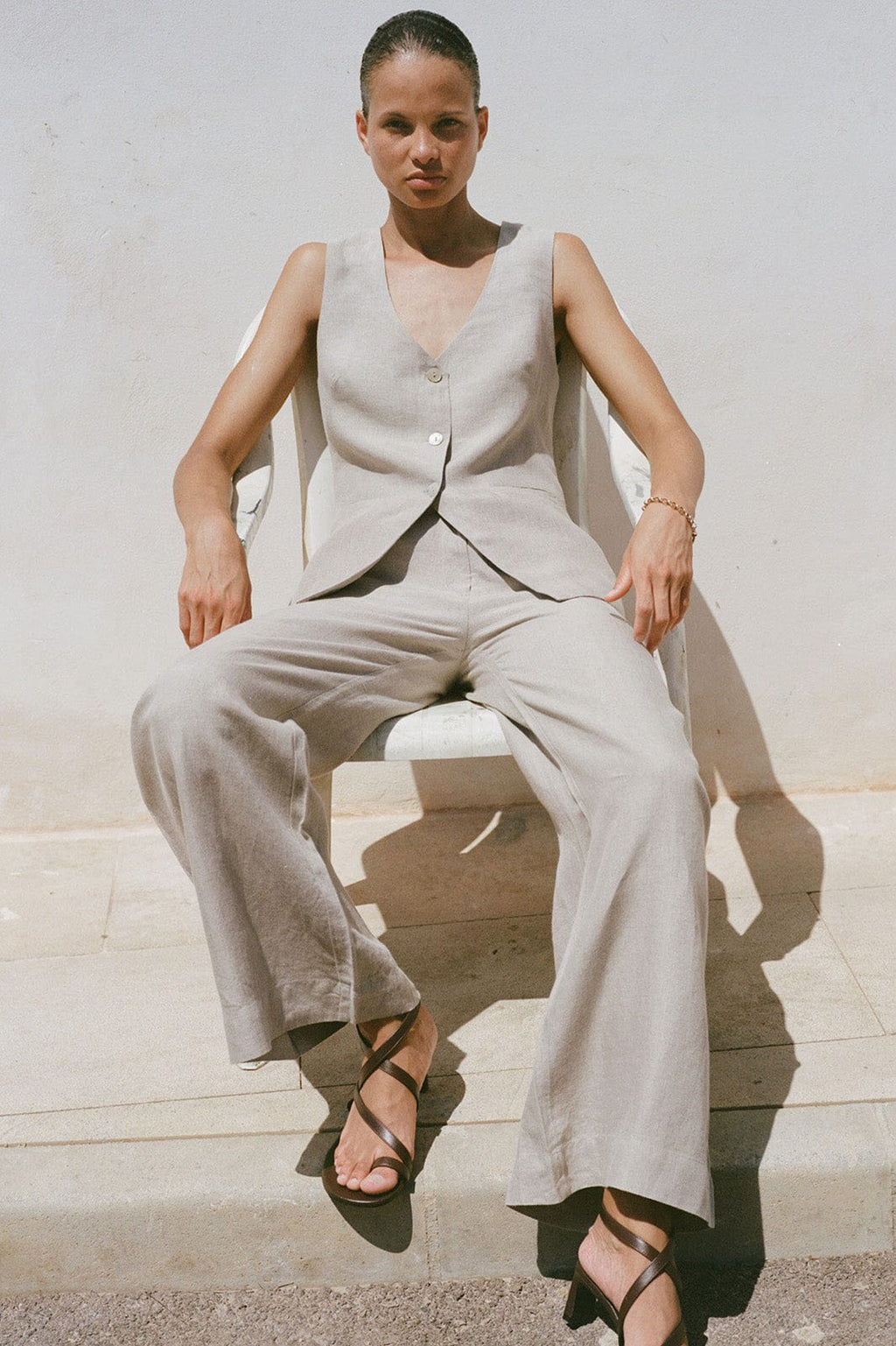 The Willow Wide-Leg Pleated Linen Trousers in oatmeal