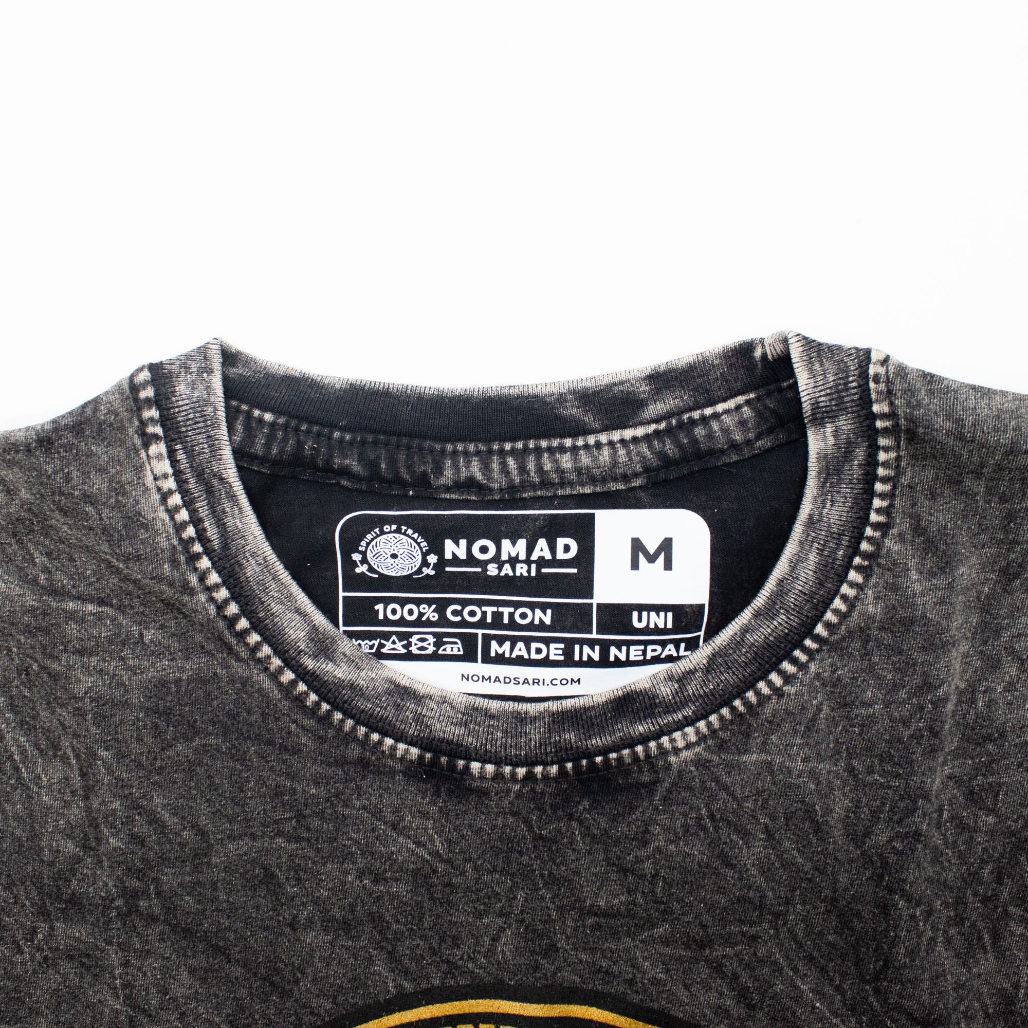 ノマド サリ ストーンウォッシュド コットン Tシャツ - レベル - チャコール - ミディアム