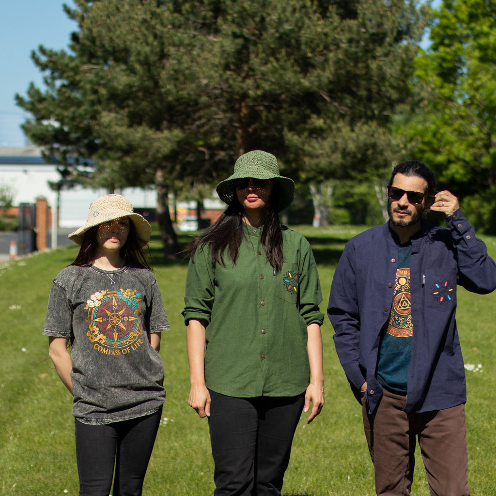 Nomad Sari ストーンウォッシュ コットンTシャツ - Compass of Life - チャコール - Sサイズ