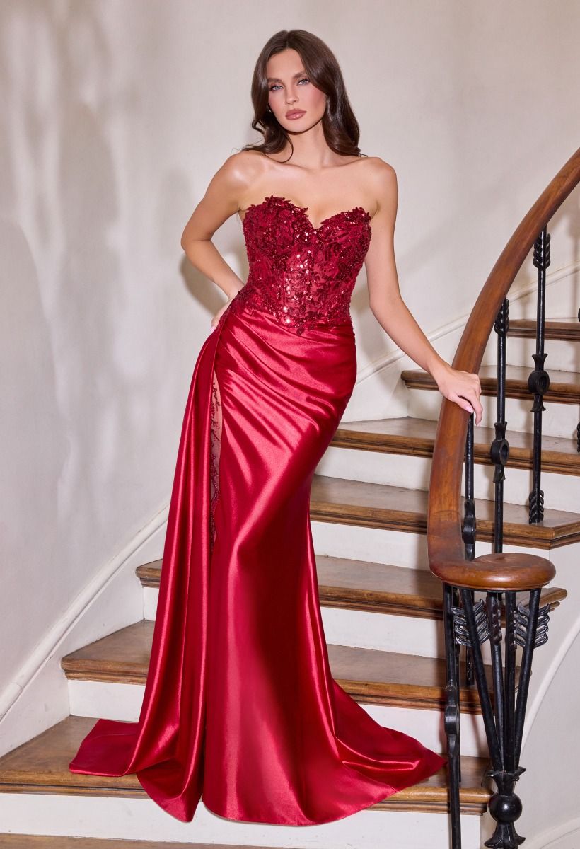 Appliqué On Illusion Sweetheart Neckline-1