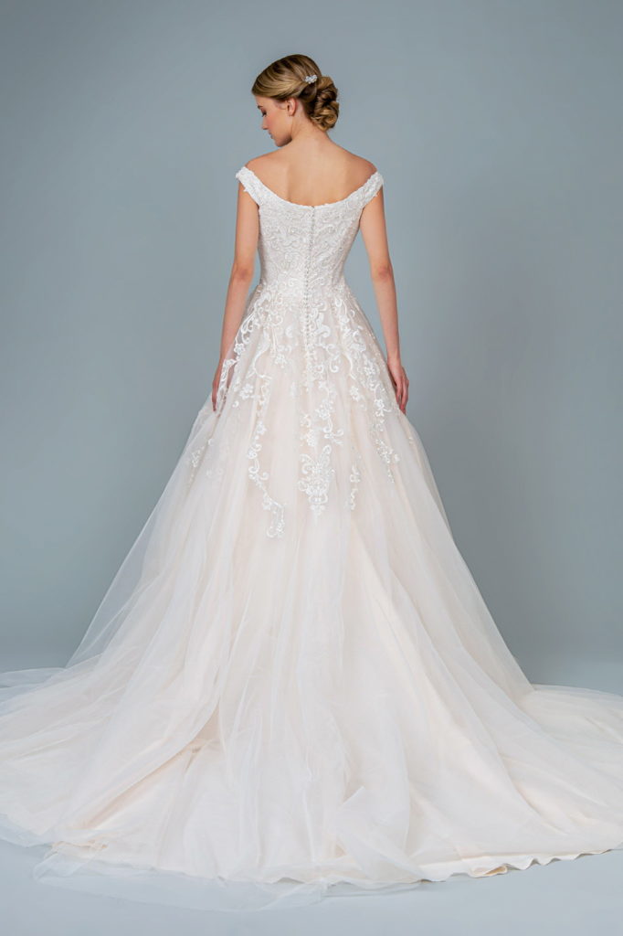 Embroidery Embellished Mesh A-Line Wedding Gown w/ Tail-4