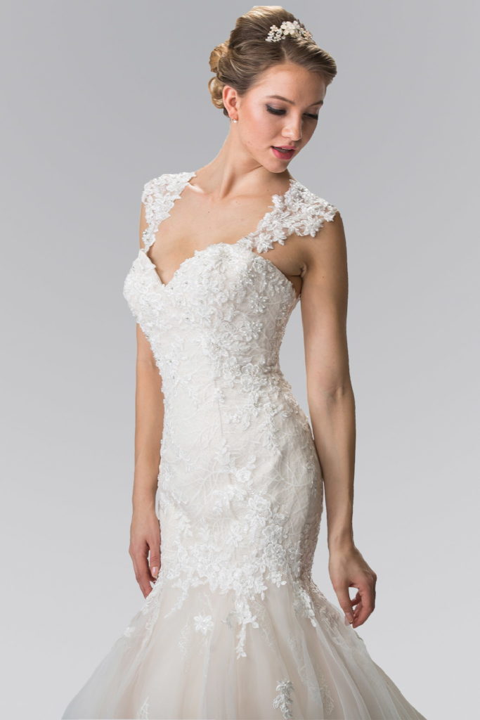 Lace Embellished Mermaid Style Wedding Dress-3