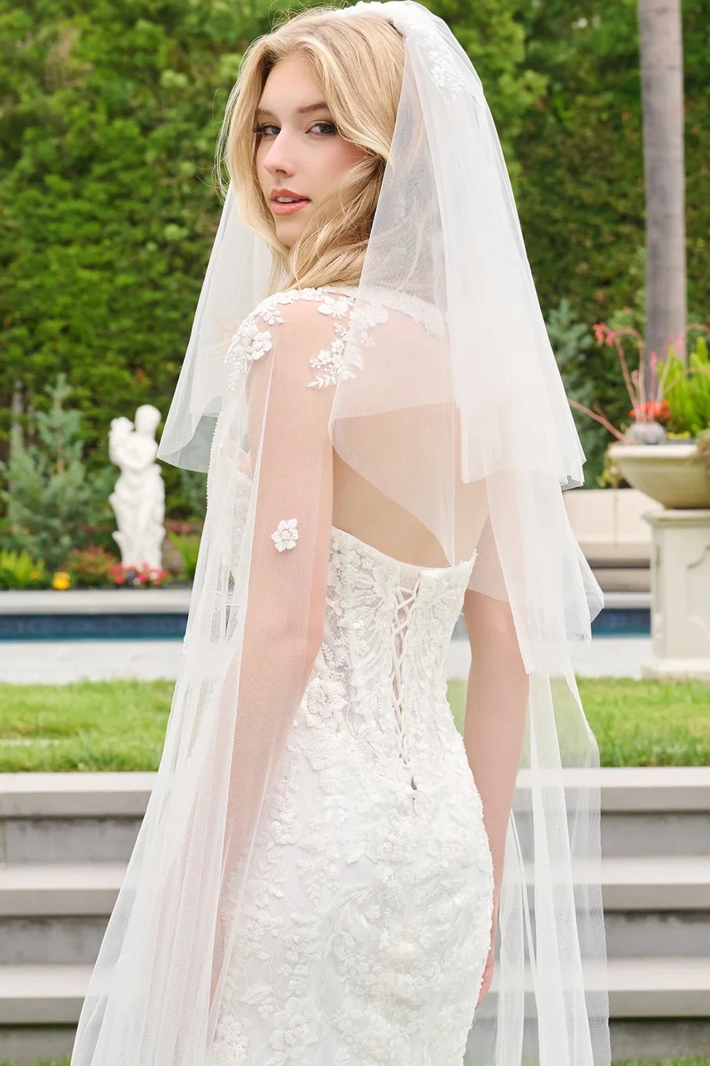 Strapless Two Flap Layered Corset Scallop Hem Wedding Dress With Detached Cape Sleeves And Veil-4