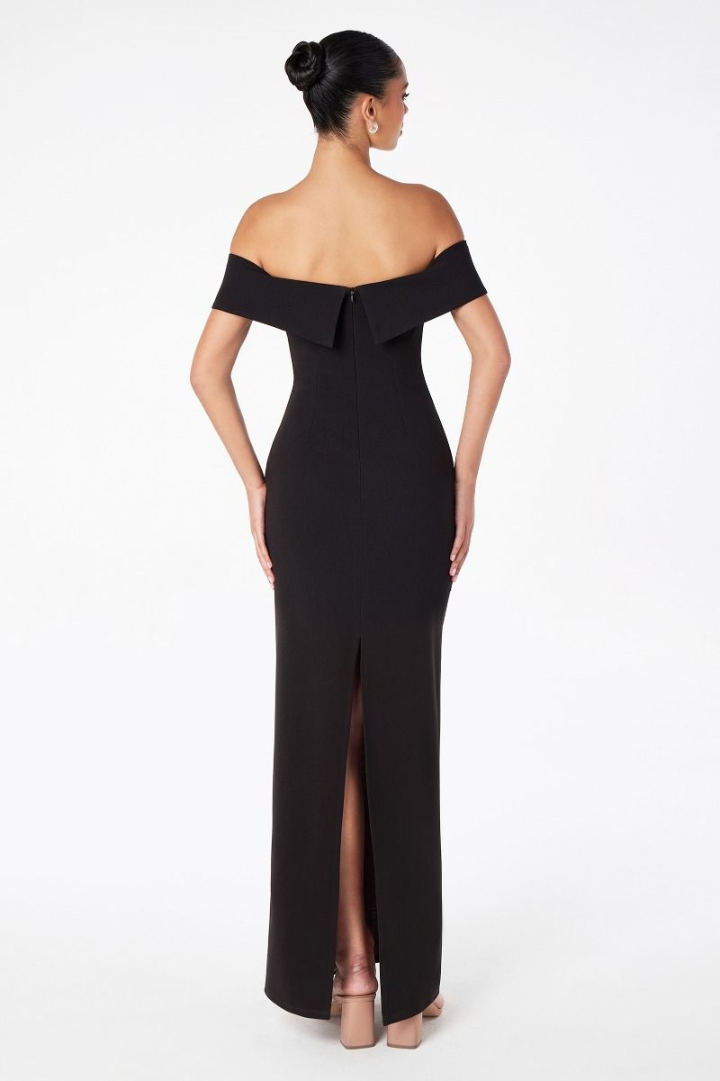 Mermaid dress with boat neck and zipper on the back-1