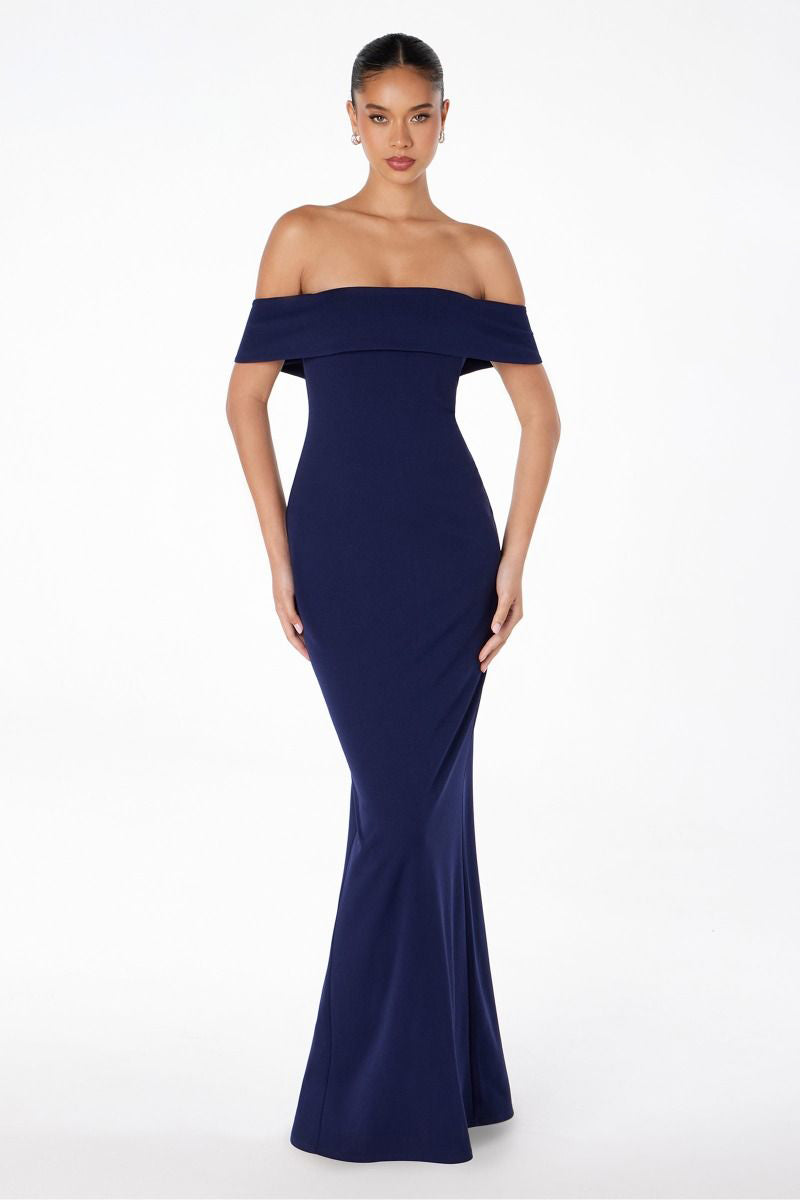 Mermaid dress with boat neck and zipper on the back-0