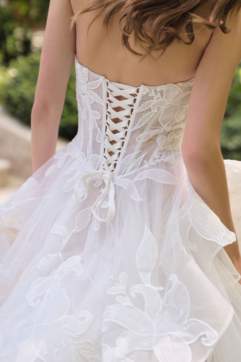 Layered Tulle Strapless Wedding Dress-2