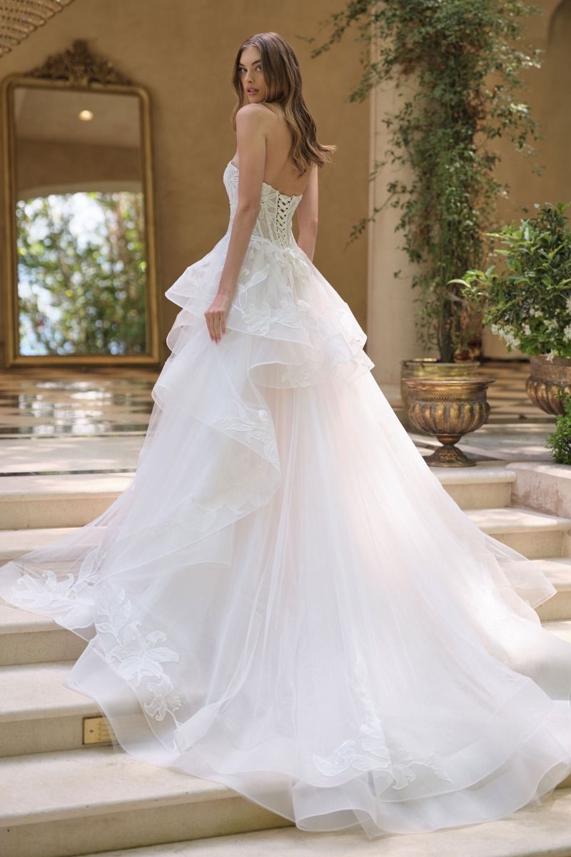 Layered Tulle Strapless Wedding Dress-3