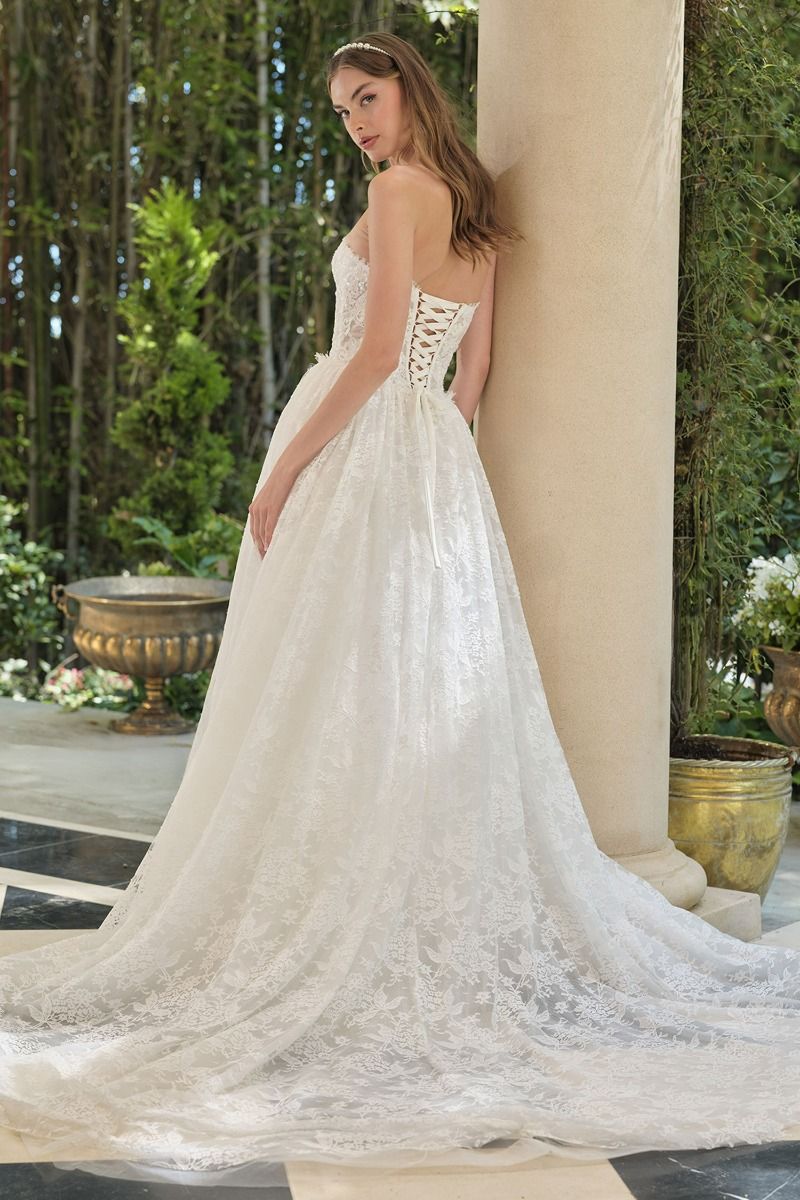 A-Line Wedding Gown With A Strapless Sweetheart Neckline And Intricately Embroidered Lace Bodice.-2