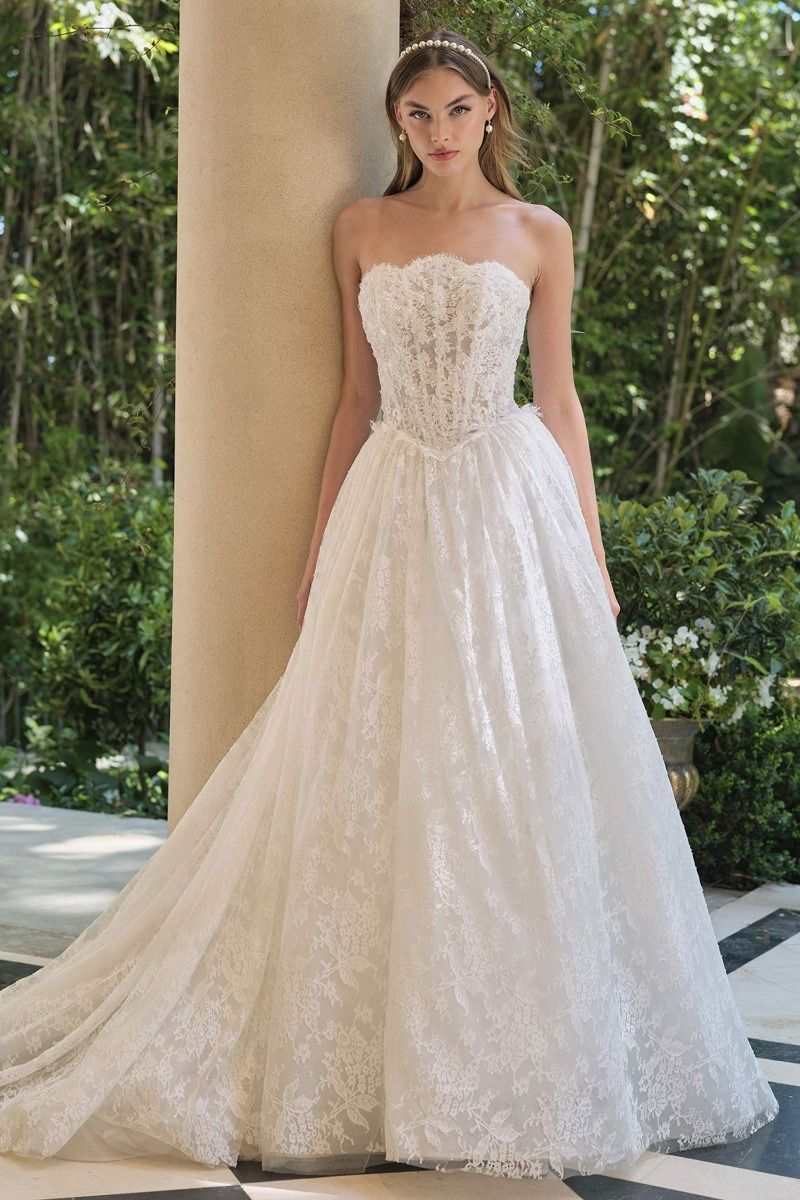 A-Line Wedding Gown With A Strapless Sweetheart Neckline And Intricately Embroidered Lace Bodice.-3
